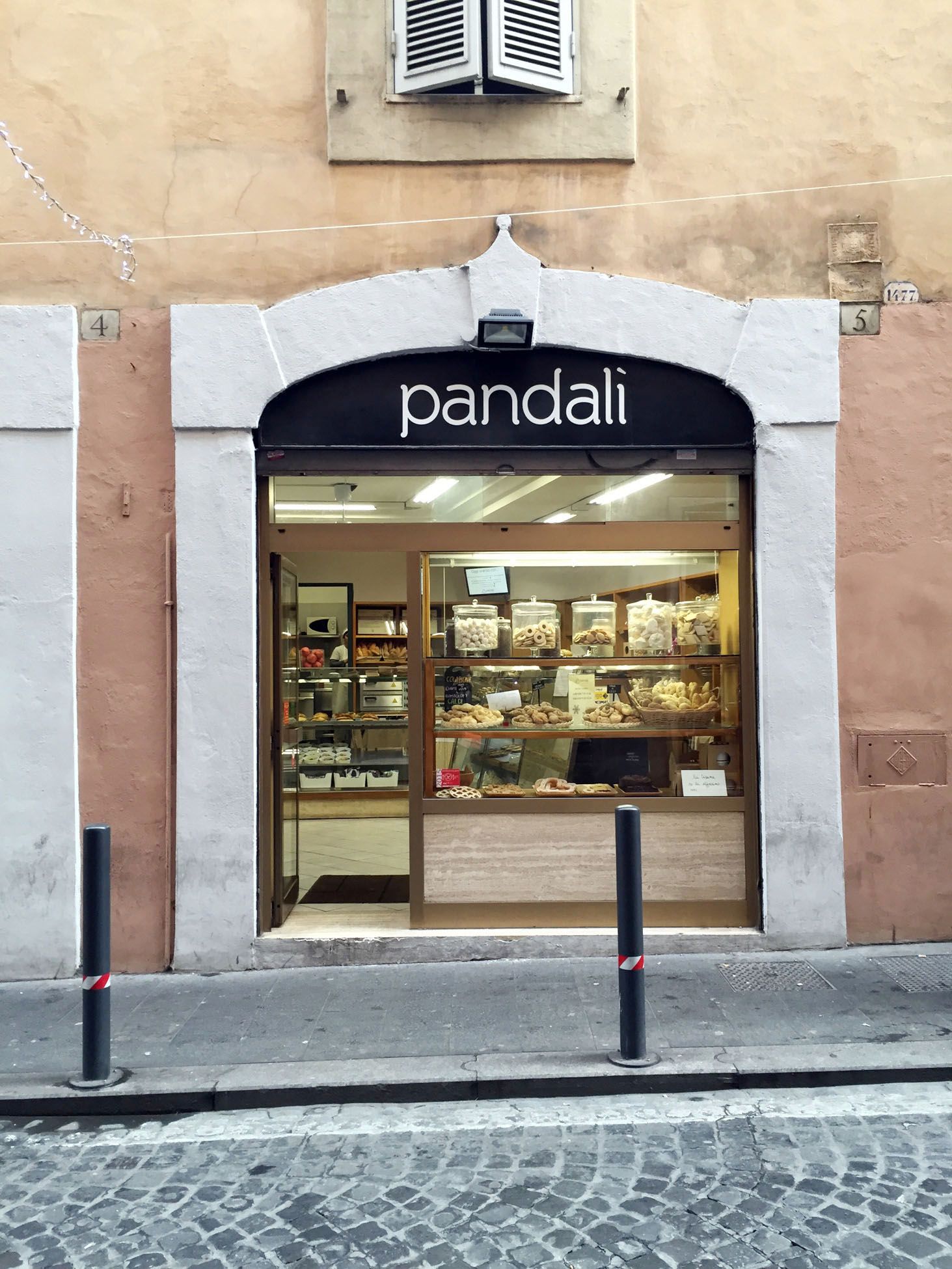 Shari Vari – Play House